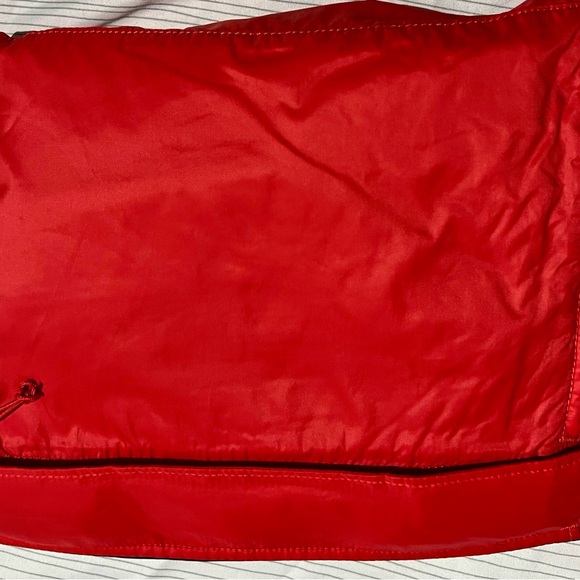 The North Face Women’s Windbreaker Packable - Picture 7 of 8